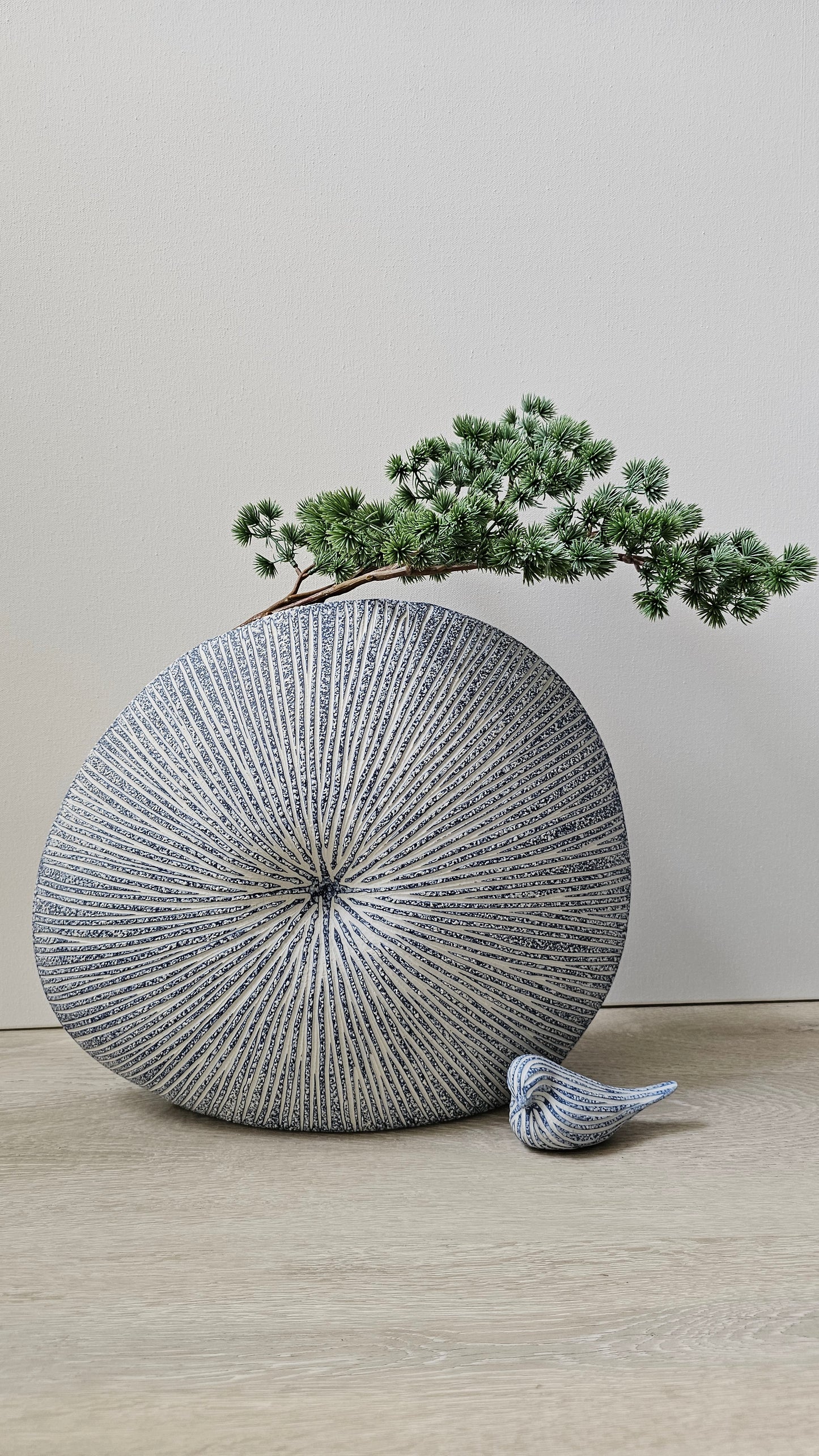 Serenity - Chomcharm Vase - XLarge