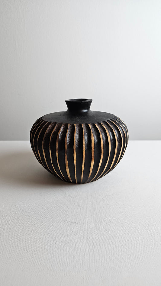 Mango Wood Vase 1.1.5