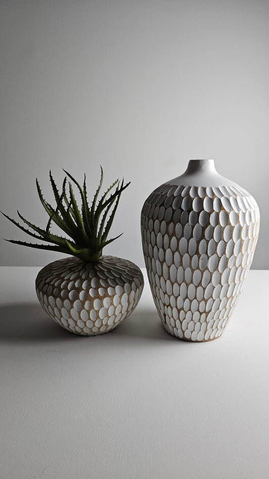 Mango Wood Vase 1.1.10 and 1.1.11