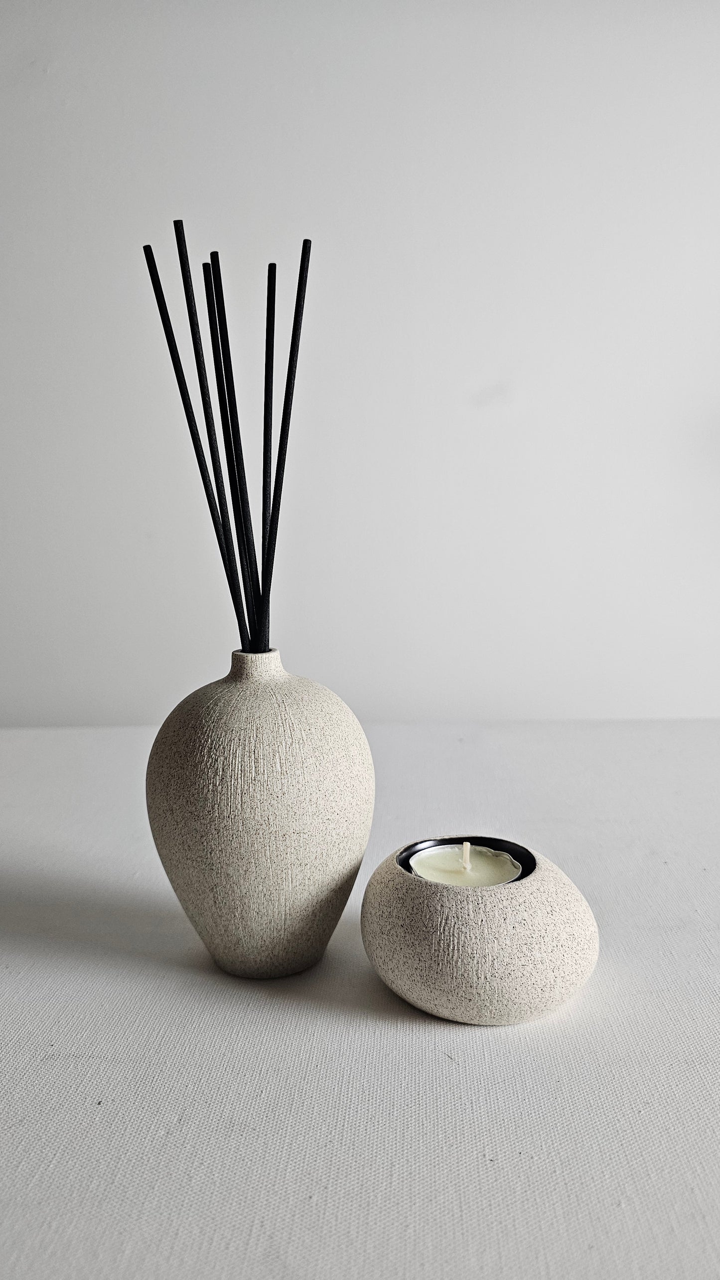MOTHER'S DAY GIFTING (DIFFUSER + TEA CANDLE HOLDER)
