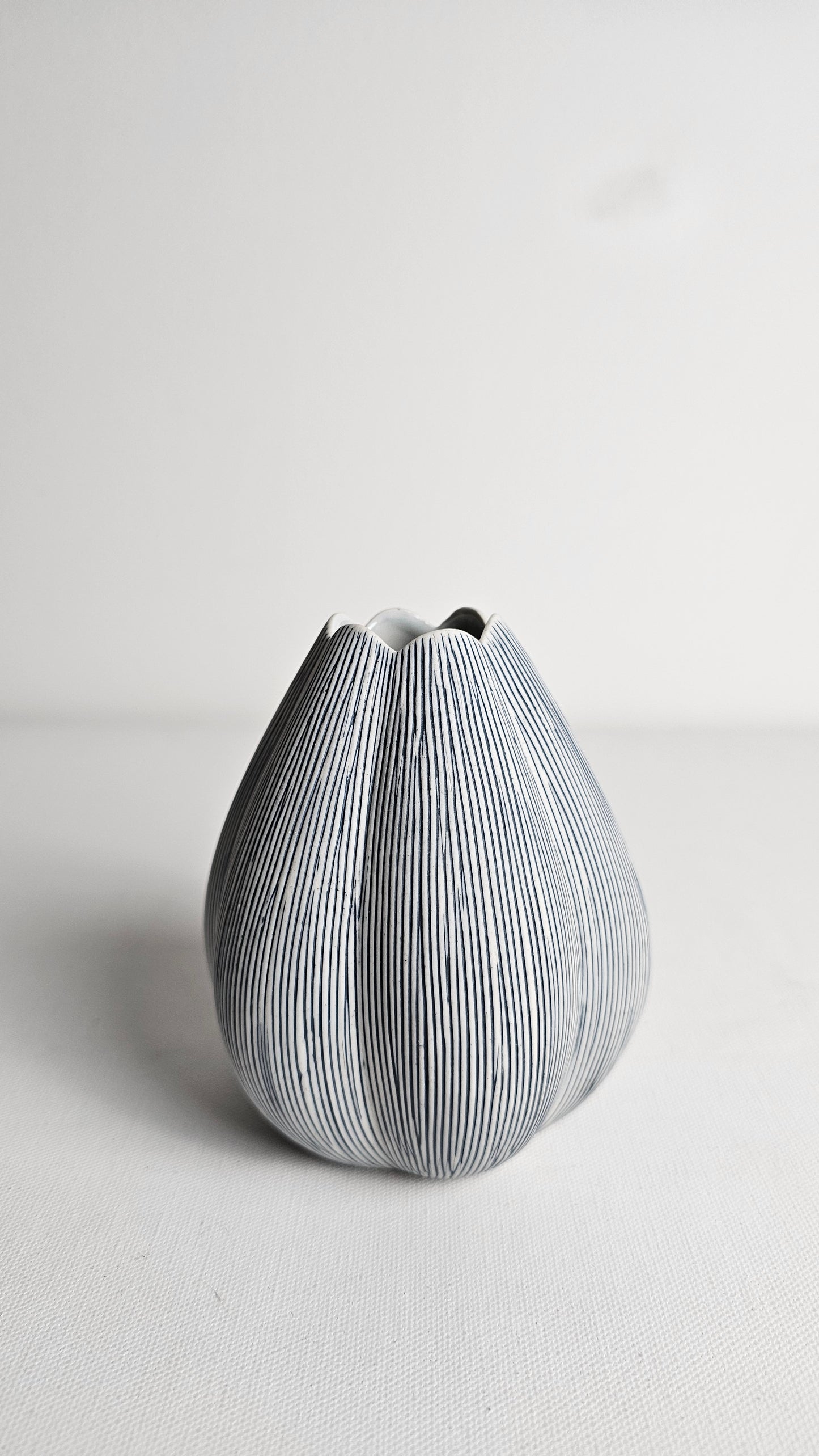 Serenity Ceramic Tulip Vase
