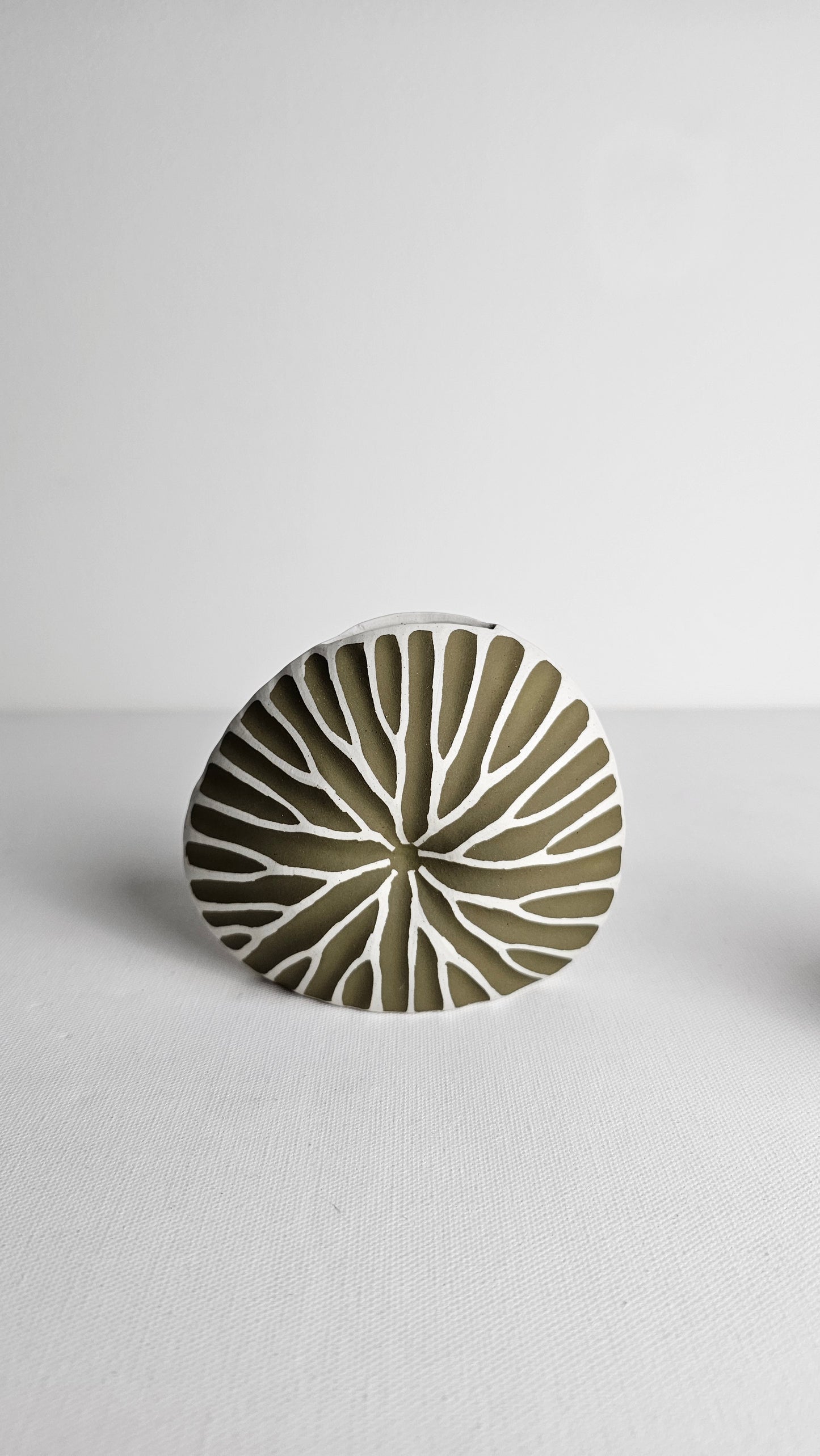 Chomcharm Vase - Small