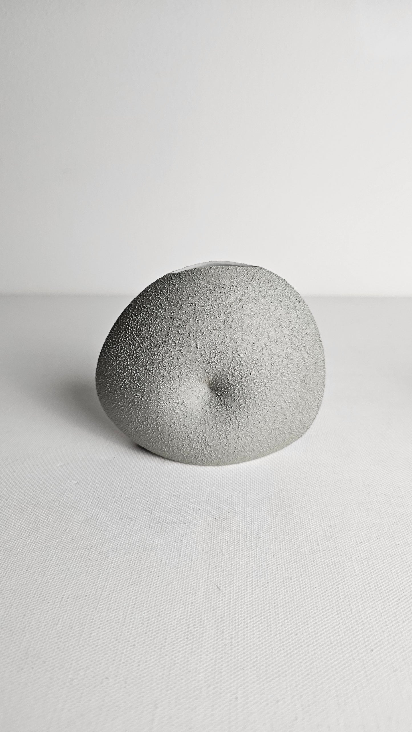 Chomcharm Vase - Small