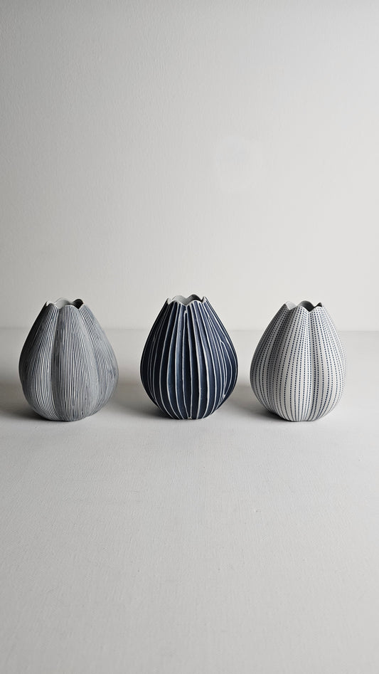 Serenity Ceramic Tulip Vase