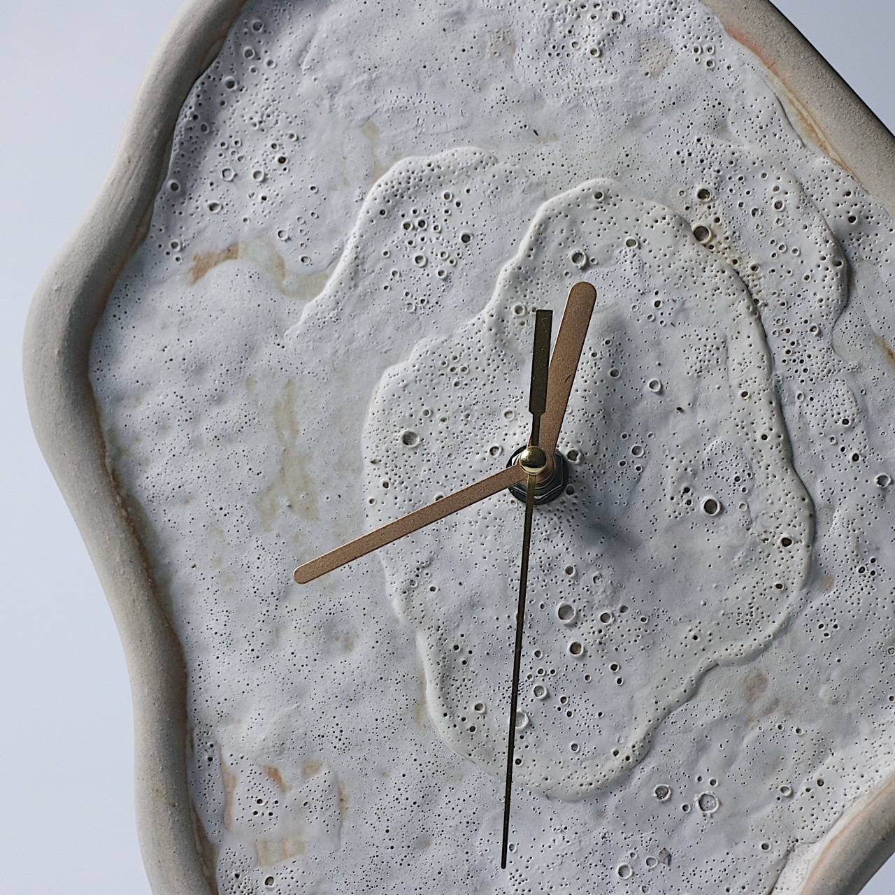 Sculptor Ceramic Clock