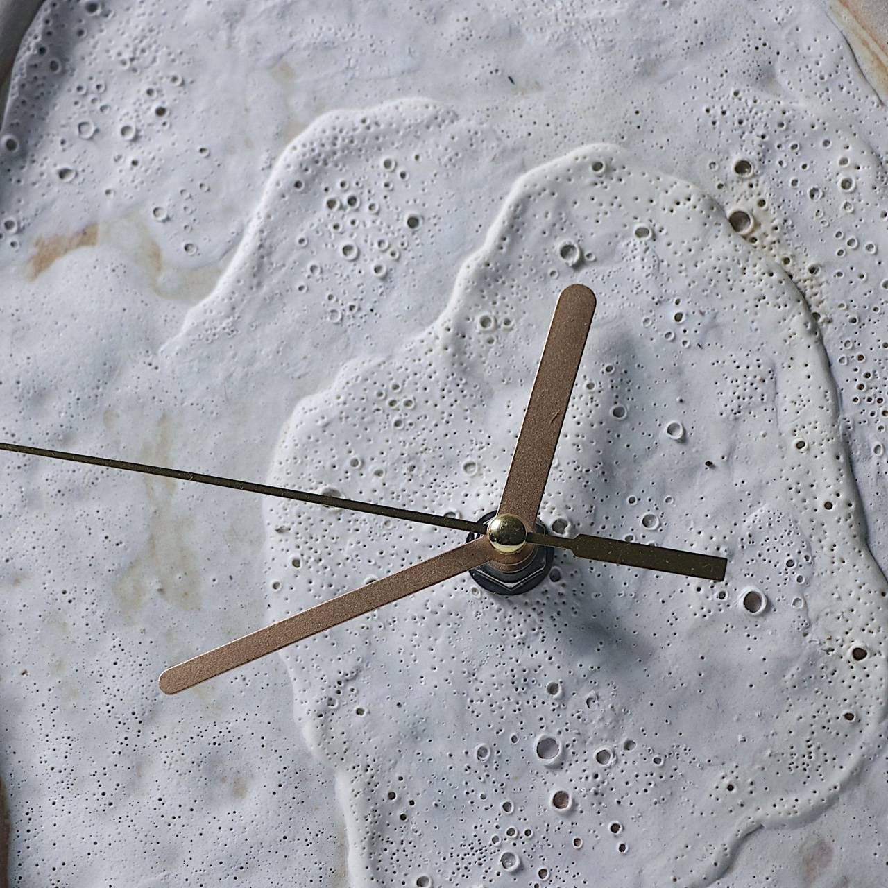 Sculptor Ceramic Clock