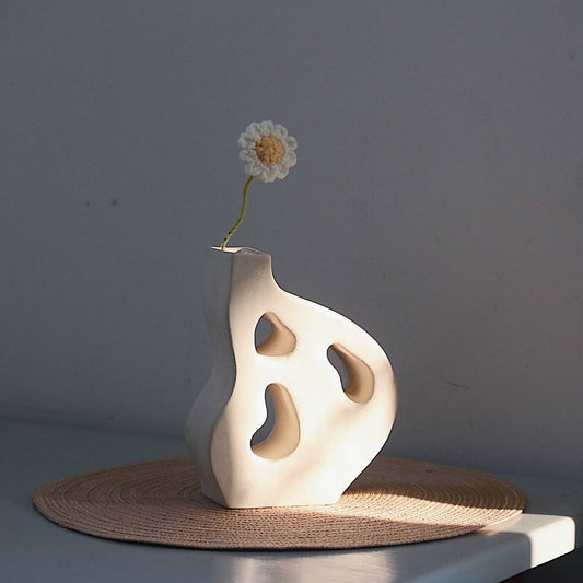 Sculptor Ceramic Vase 1.1.1