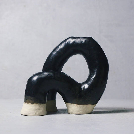 Sculptor Noir Ceramic Vase 2.1.5