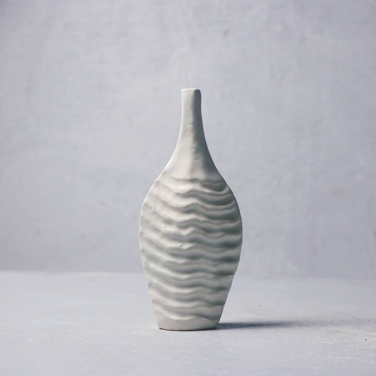 Sculptor Noir Ceramic Vase 2.1.8