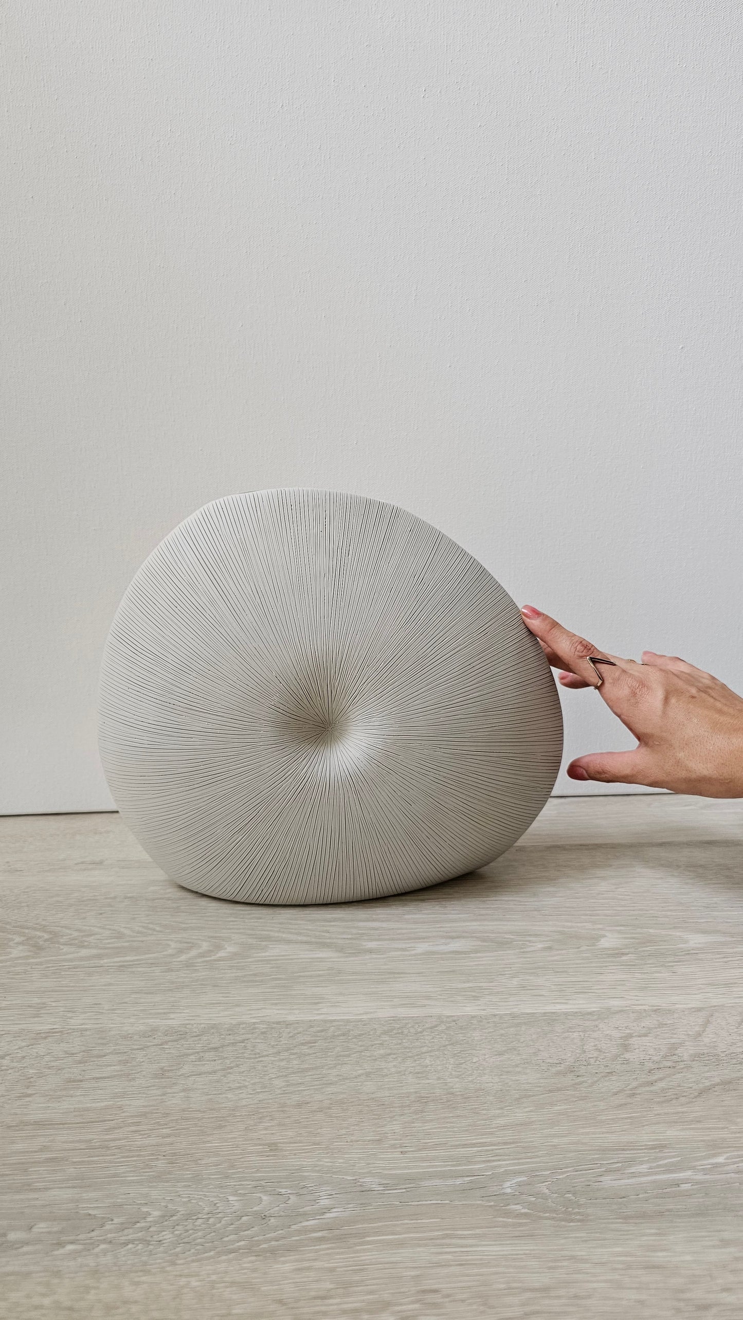 Chomcharm Vase - Large