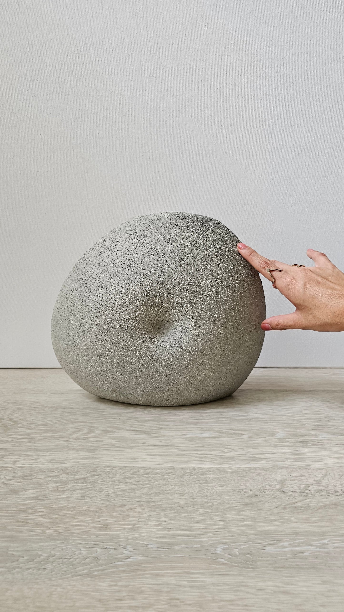 Chomcharm Vase - Large