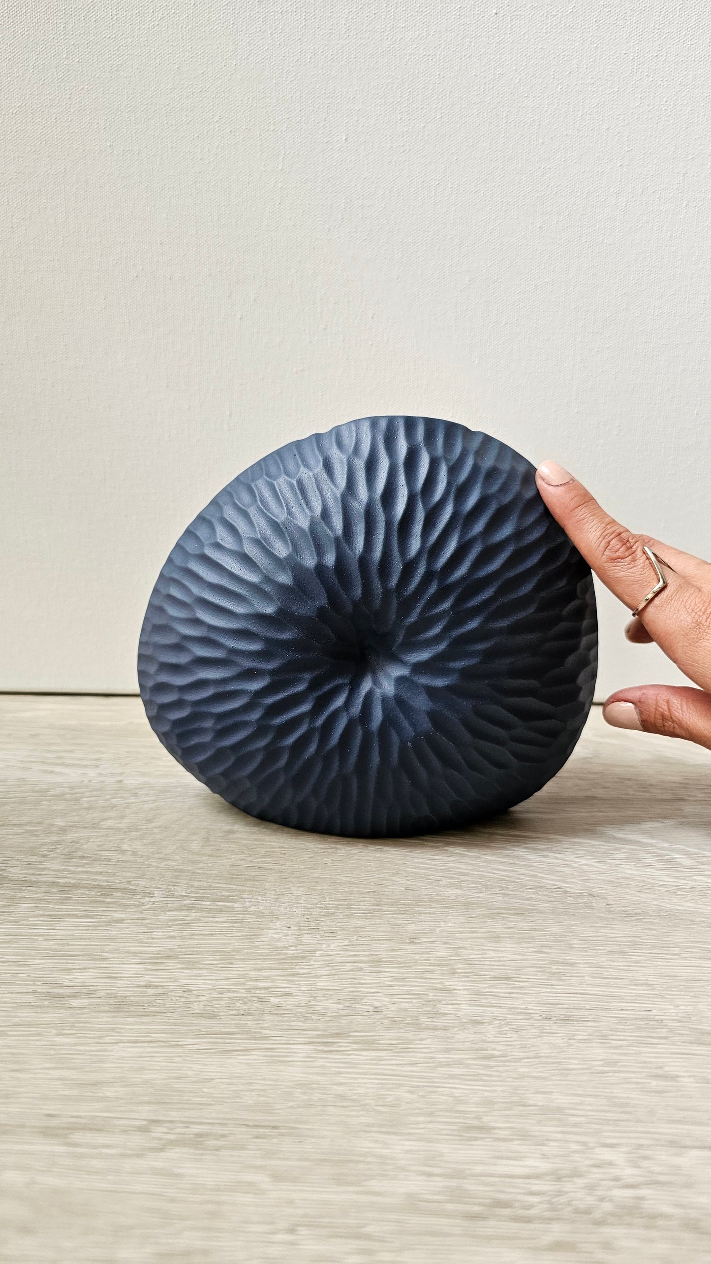 Chomcharm Vase - Medium