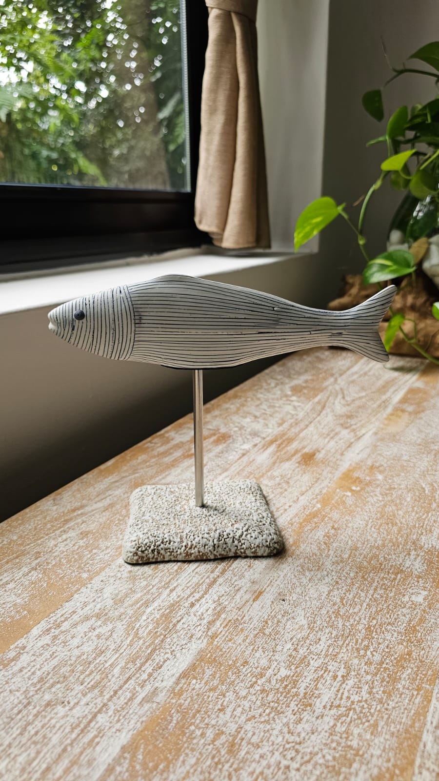 Fish Stand - Small
