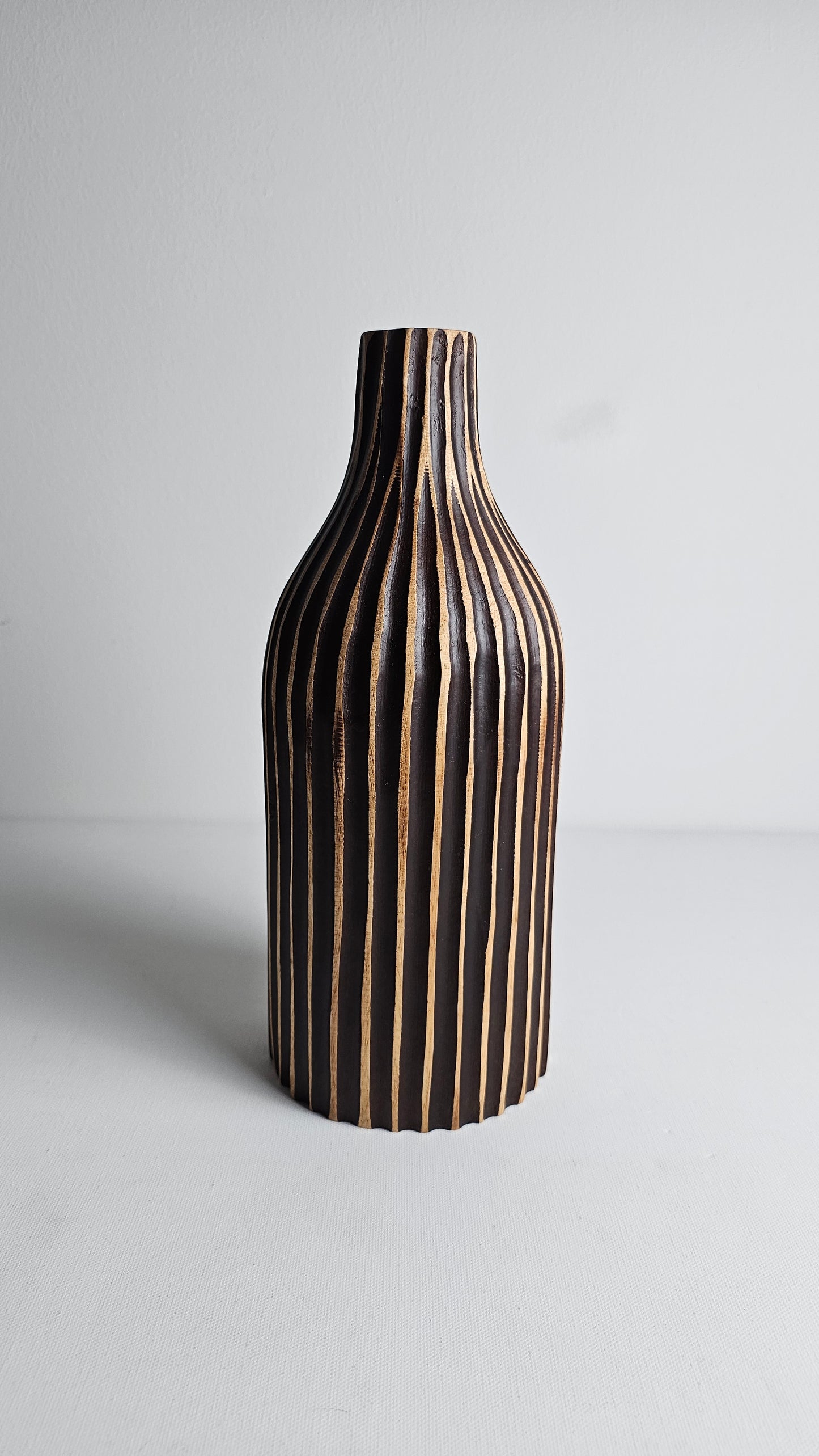 Mangowood Vase - Tall dark brown grooves