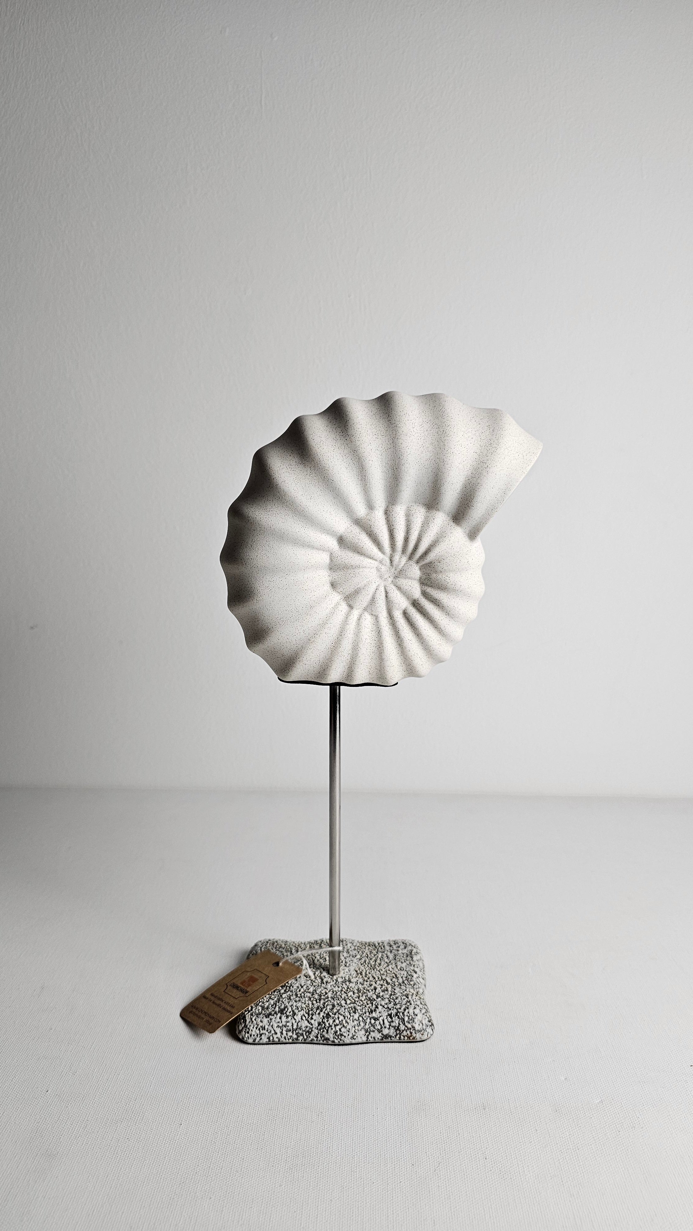 Shell Shape Stand The Shell Stand - Large – chomcharm