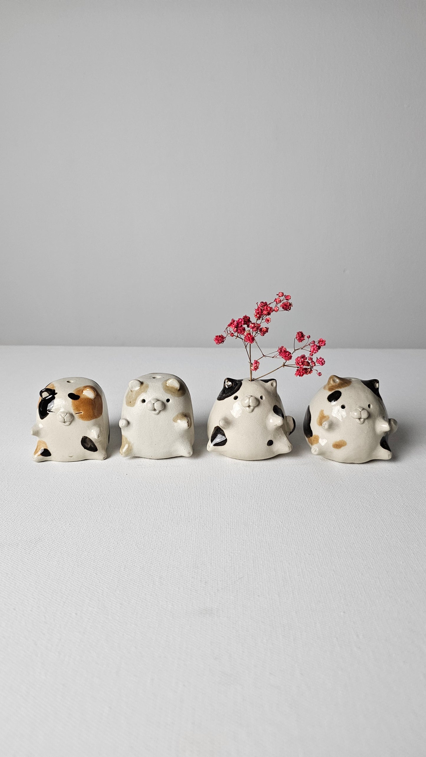 Pouchy Kitty Pocket Vases