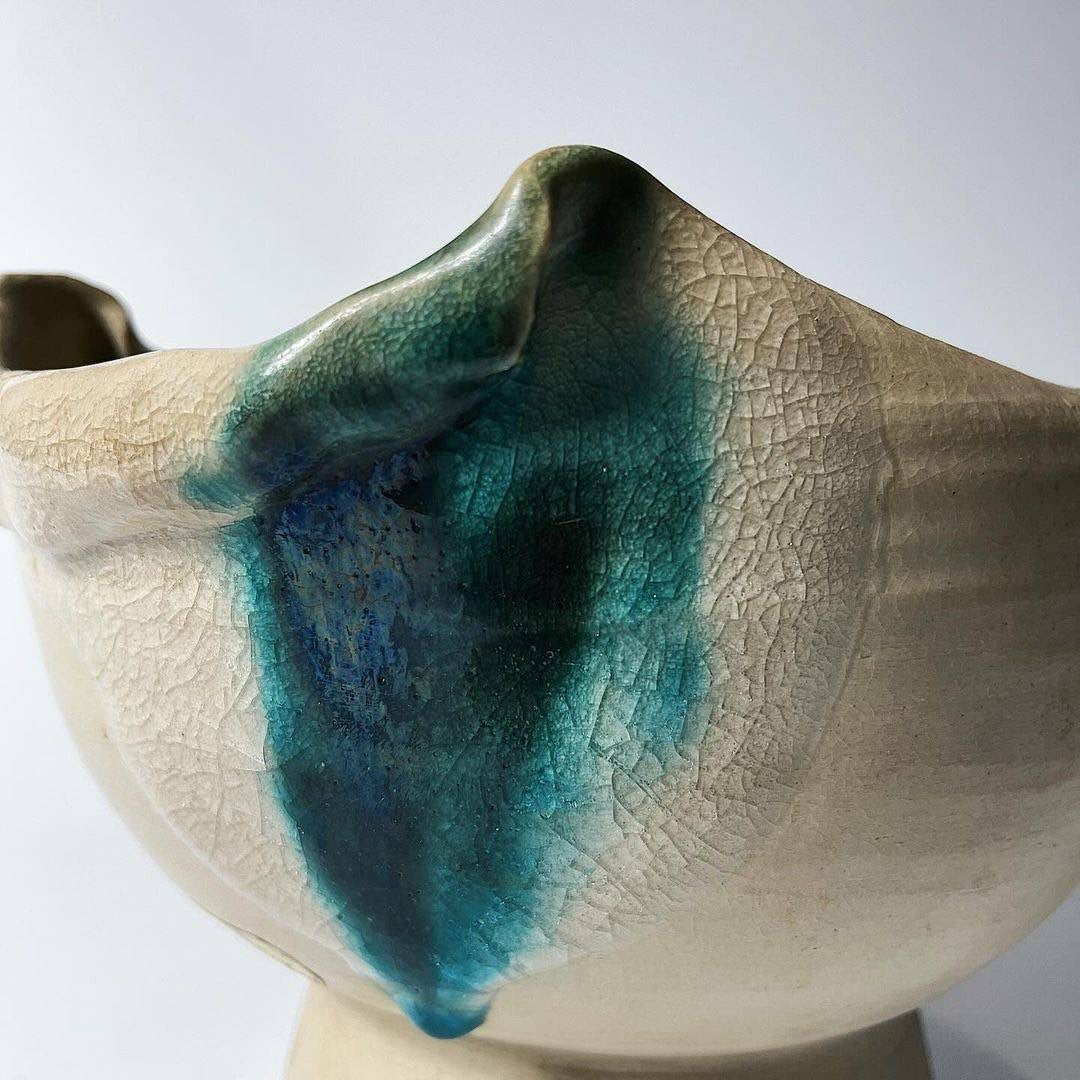 J 1.1.18 - Elevated Bowl Vase